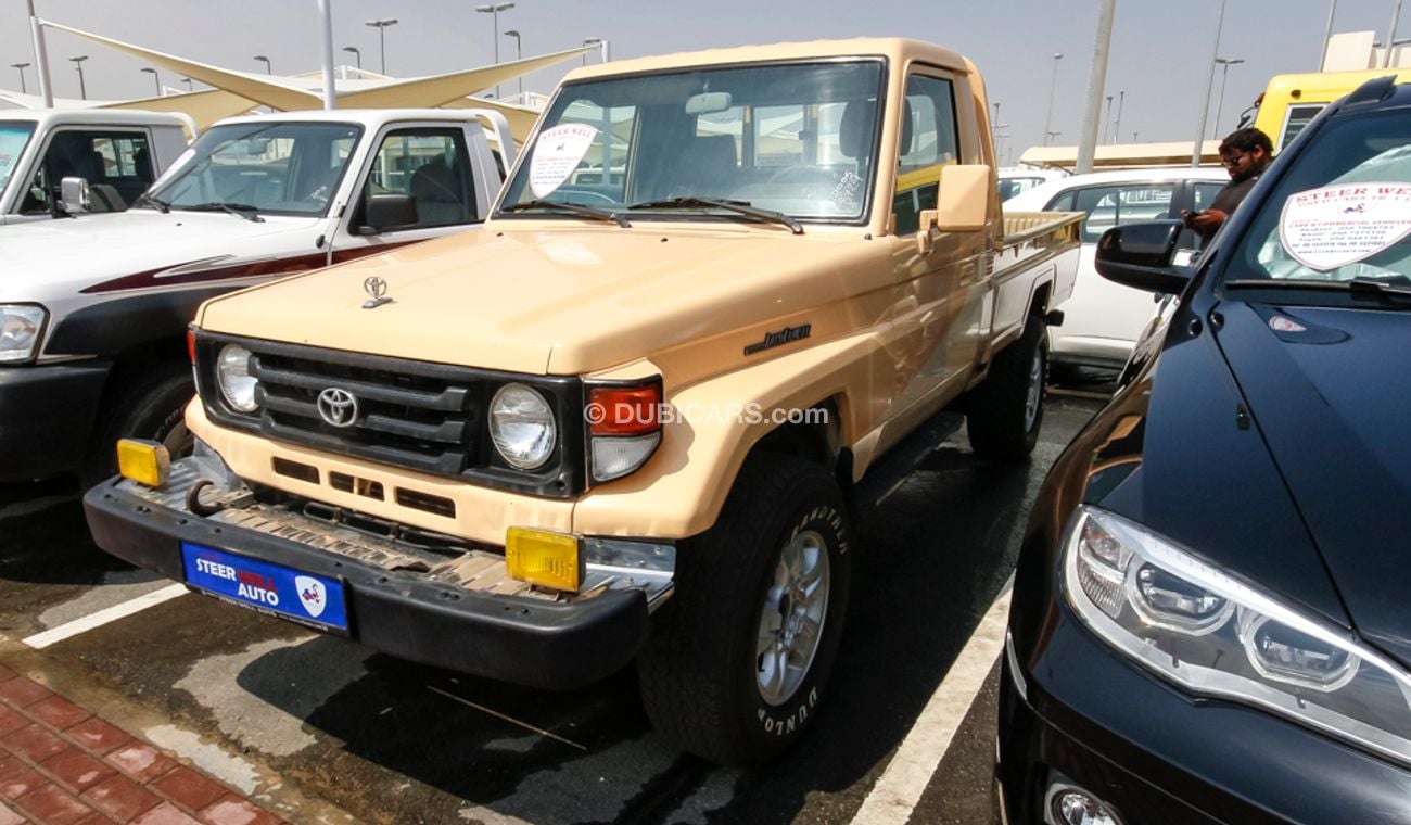 تويوتا لاند كروزر بيك آب 4WD