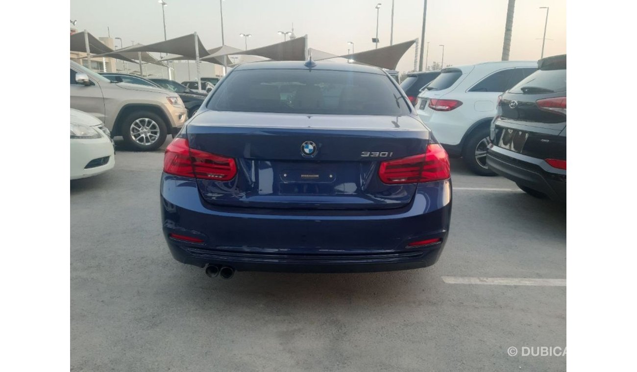 BMW 330i الامارات الشارقة سوق الحراج