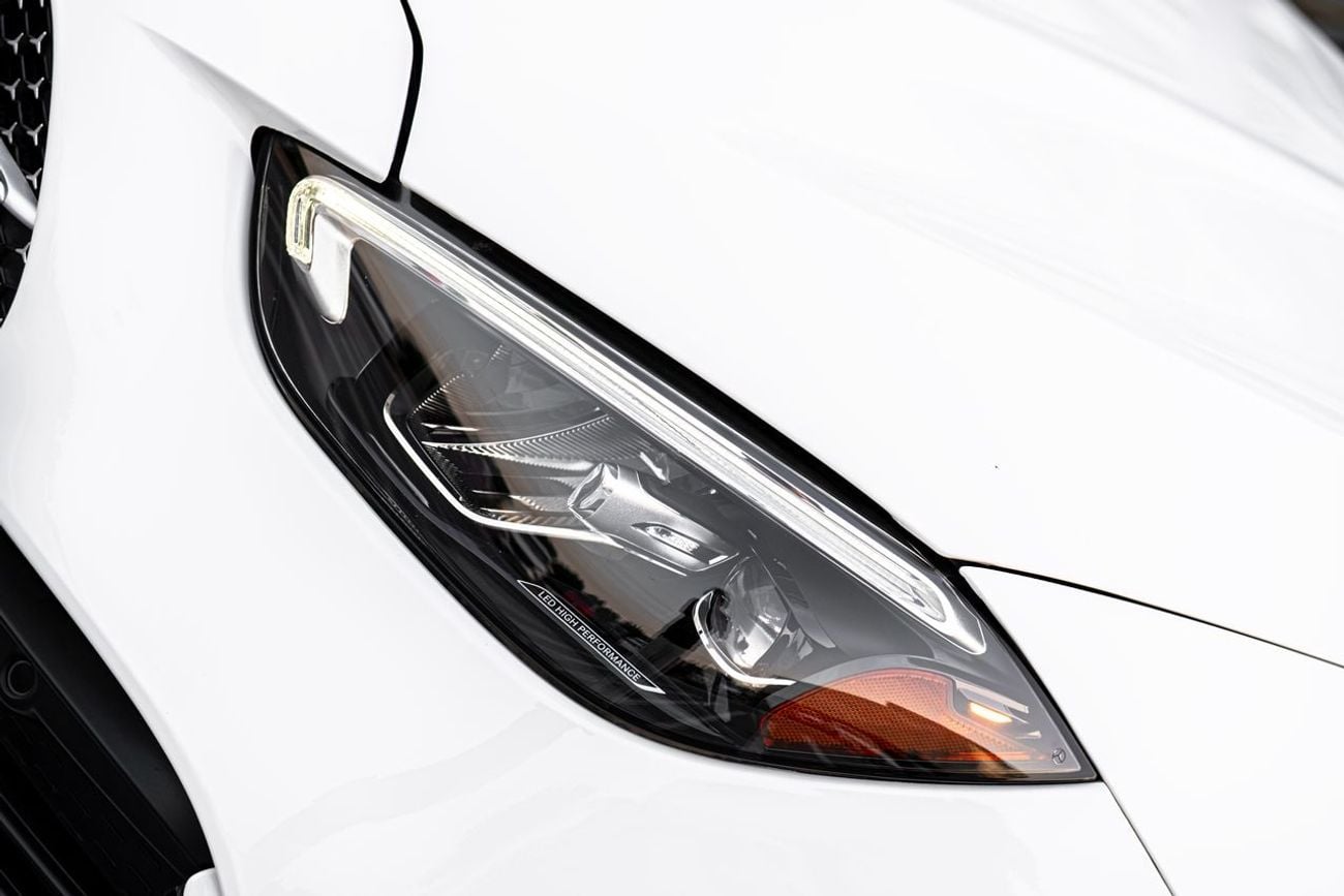 مرسيدس بنز C 300 STD Base