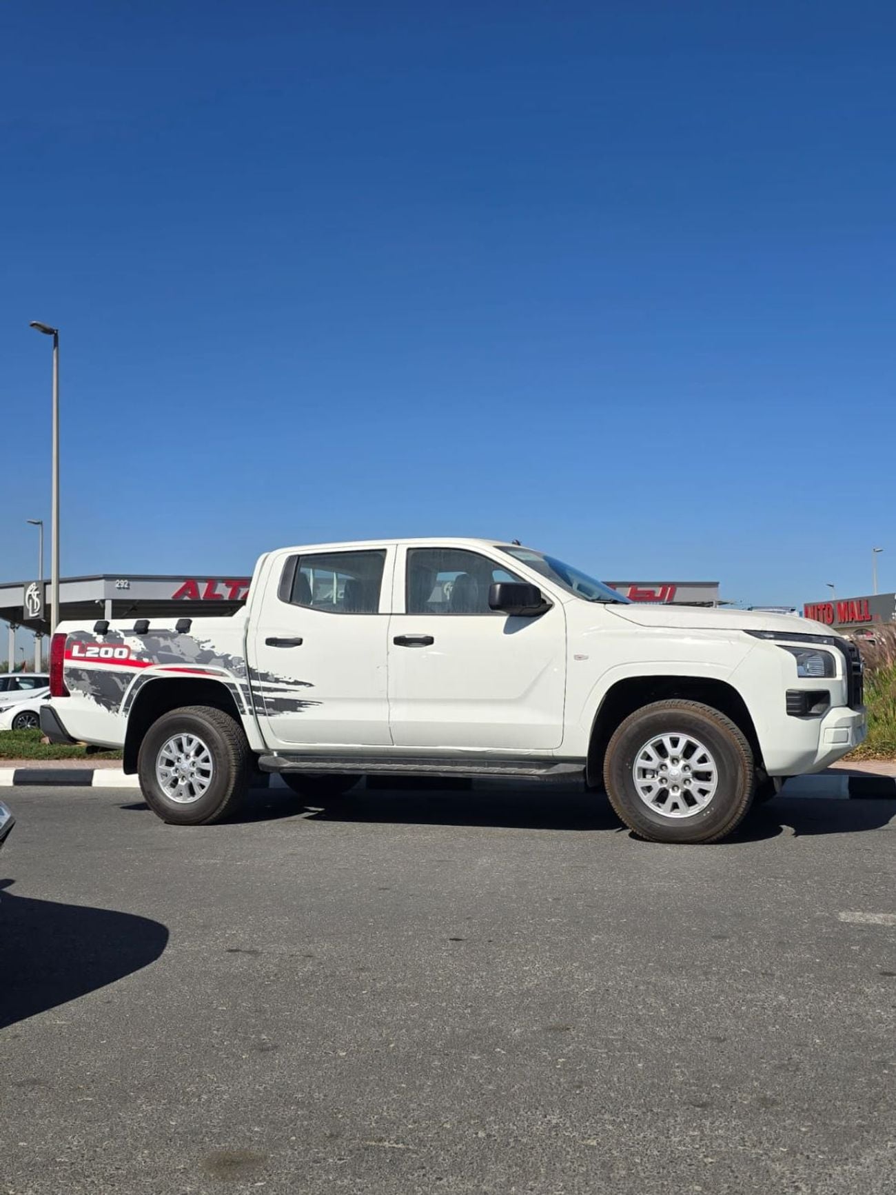 ميتسوبيشي L200 GLX Double Cab Petrol 2.4L