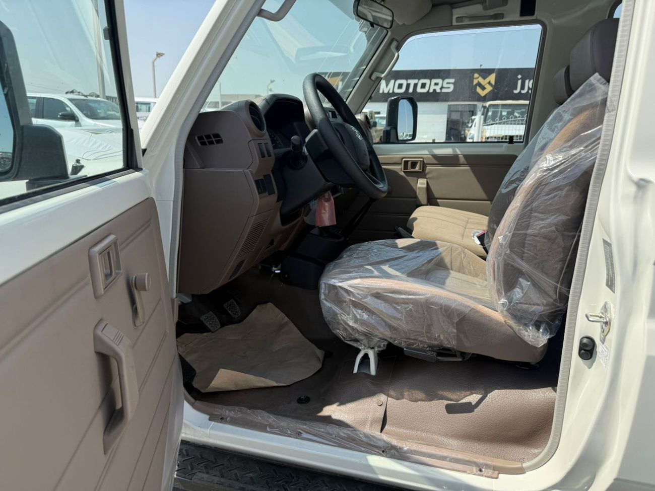 تويوتا لاند كروزر 70 LC78 HARDTOP 2.8L DIESEL 3 DOORS BASIC OPTION 2025 MODEL