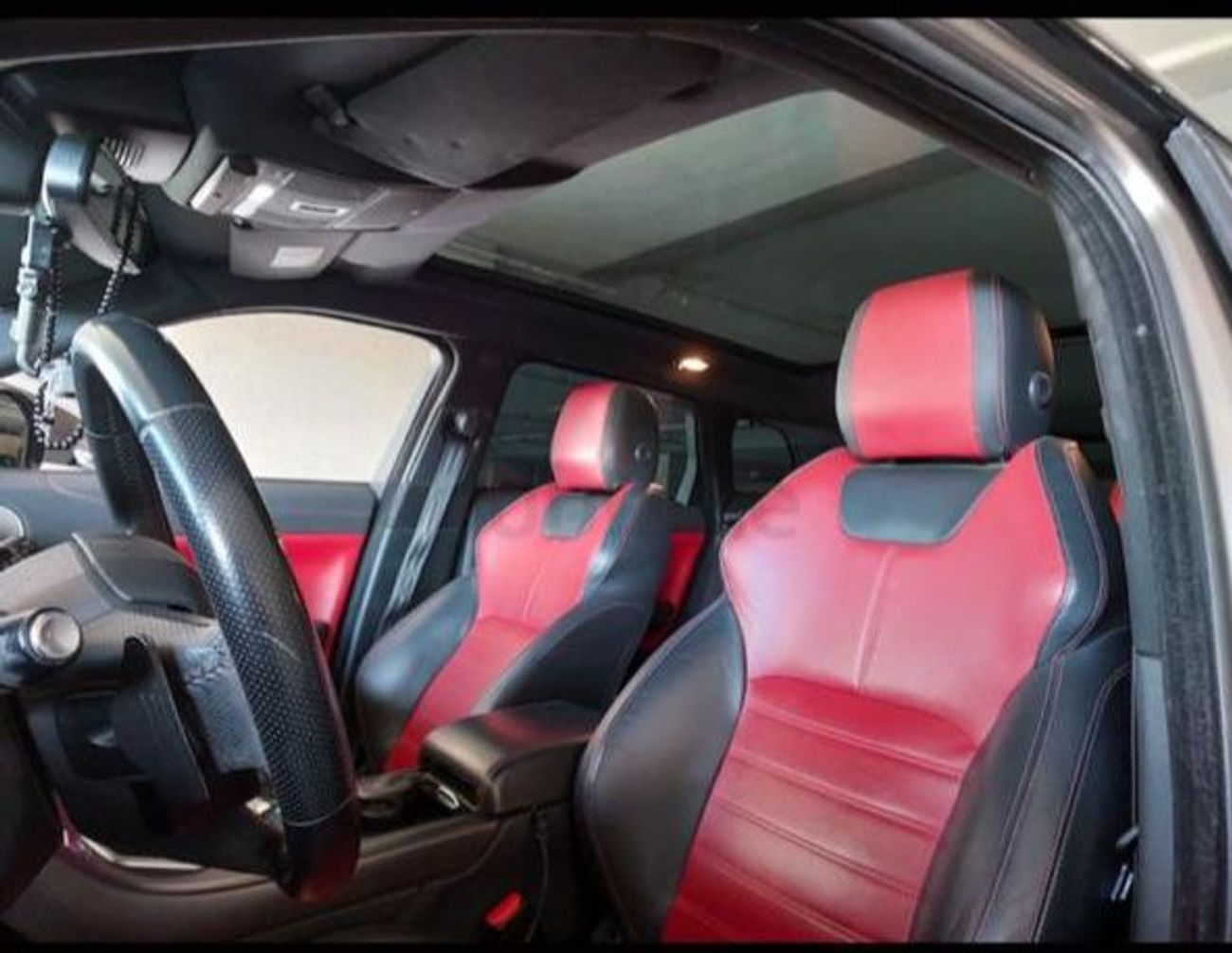 لاند روفر رانج روفر إيفوك P200 R-Dynamic HSE 2.0L/ Excellent condition