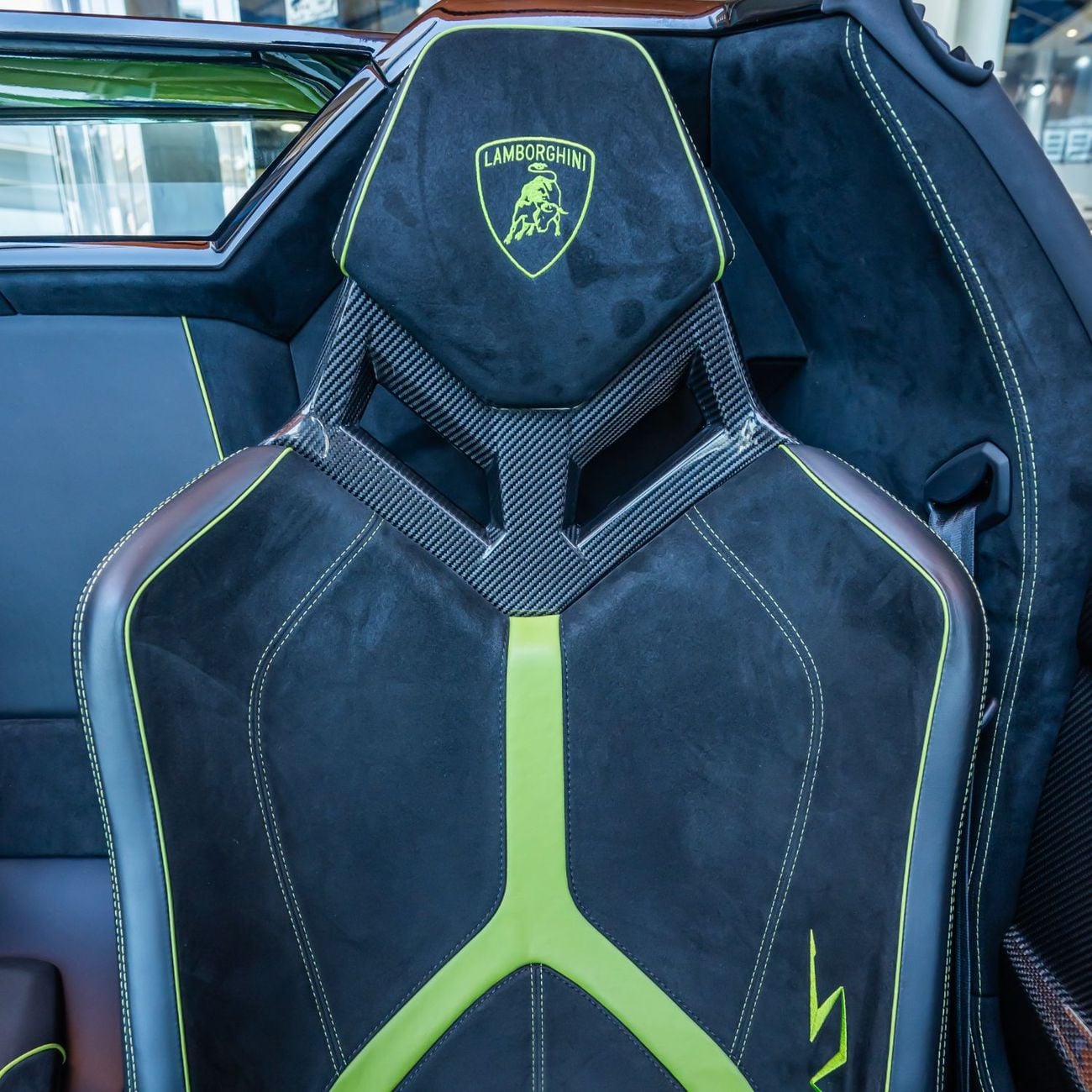 Lamborghini Aventador Roadster 2017 Lamborghini Aventador LP 750-4 Superveloce Roadster | Rare Collector Item