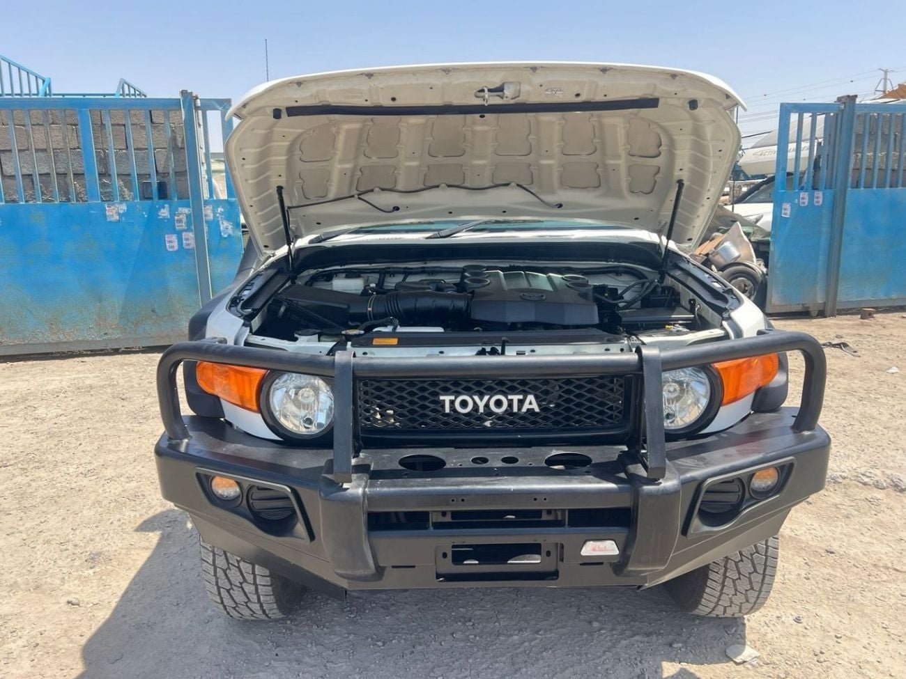 Toyota FJ Cruiser BASE PETROL 4,0 LITER ,RIGHT HAND DRIVE 2012 MODEL