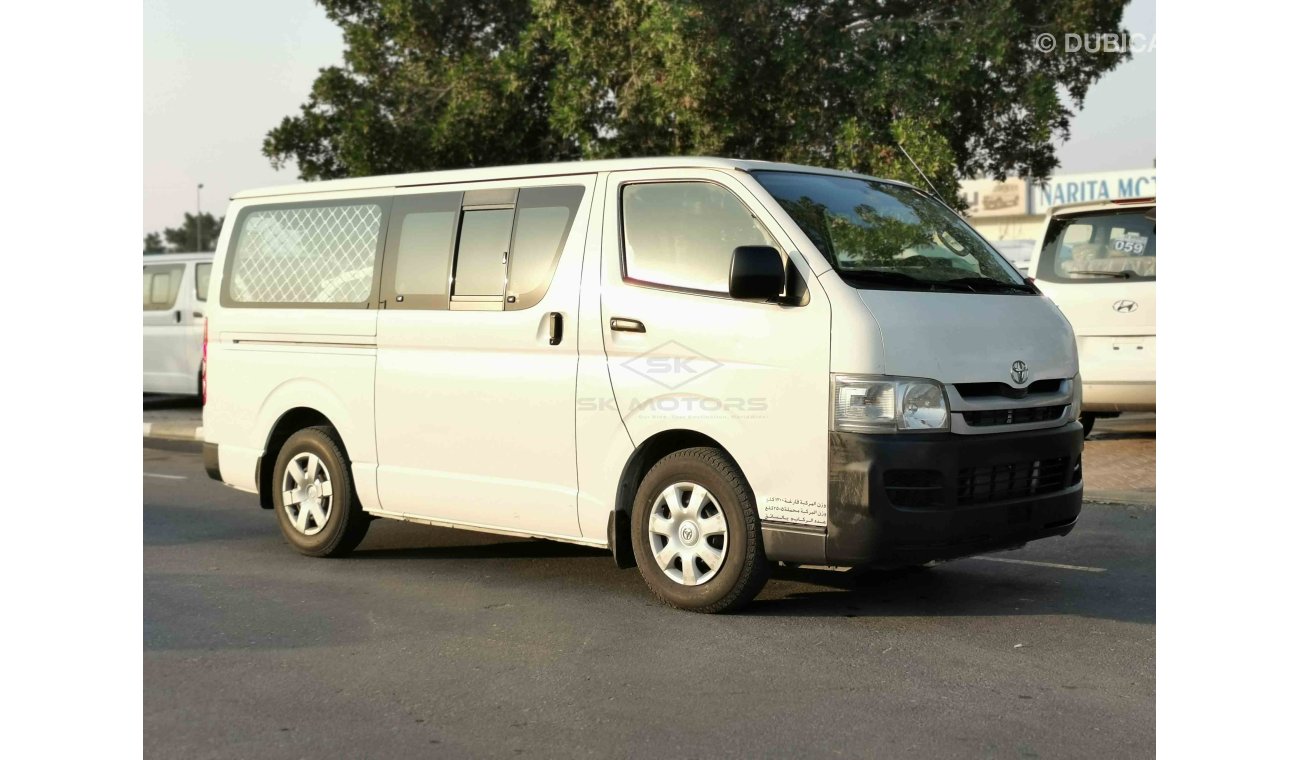 Toyota Hiace 2.7L 4CY Petrol, 15" Tyre, Xenon Headlights, Manual Gear Box, Fabric Seats, Tuner Radio (LOT # 9261)