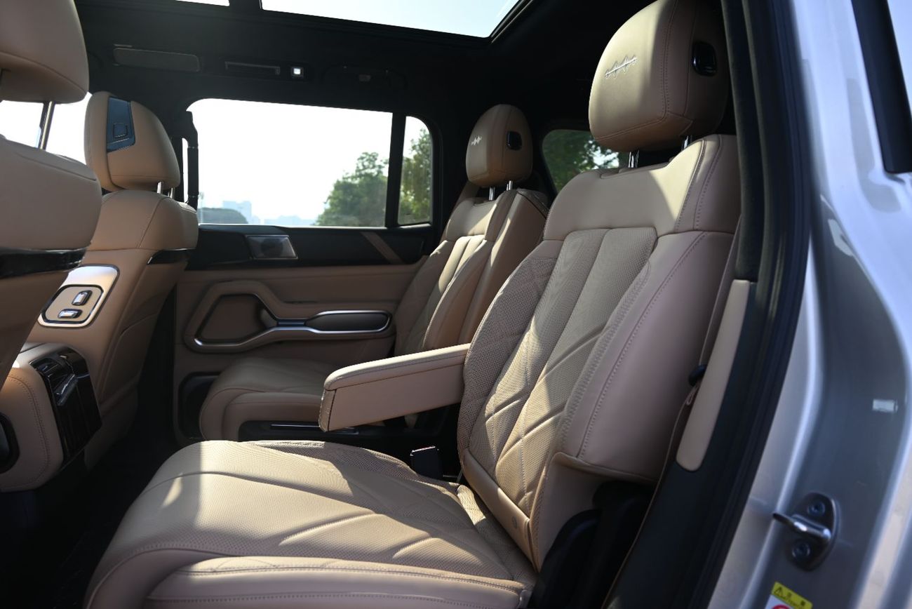 BYD Leopard 8 Smart and Brave Flagship Edition (7 Seats) - EMI 3,580 AED - BYD LEOPERD 8 2024