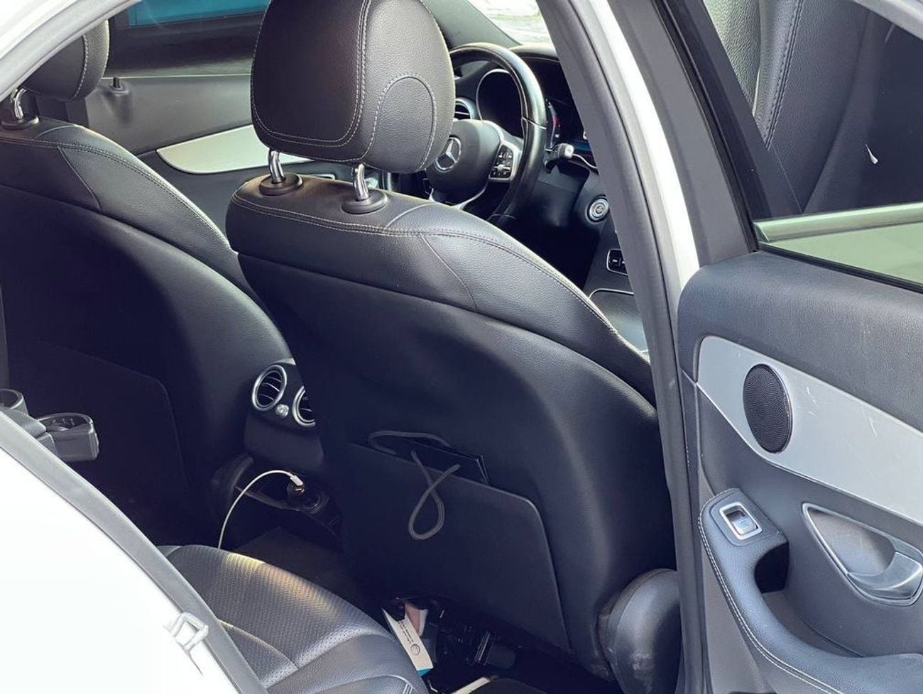 Mercedes-Benz C 300 Luxury 2.0L // 2019 //  High Option With AMG Kit ,  Sunroof , Car Play , Very Good Condition