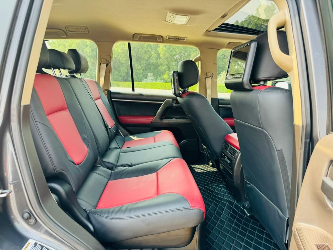 Toyota Land Cruiser VXR V8 + 4.6L Engine Full Option Facelift to 2024 Shape Exterior and Interior Both