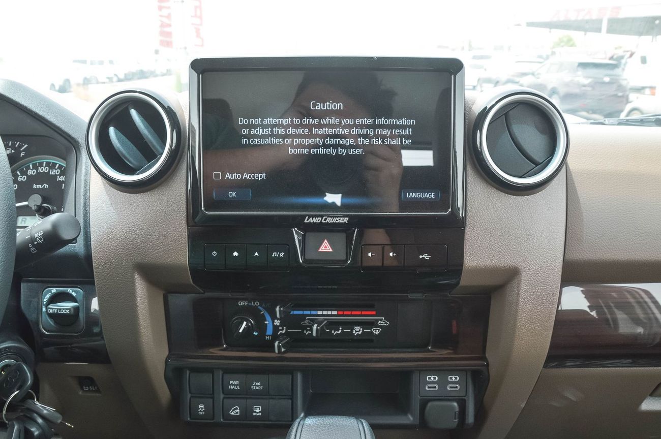 تويوتا لاند كروزر 70 TOYOTA LAND CRUISER 71 4.0L 4WD 3DOOR SUV 2025