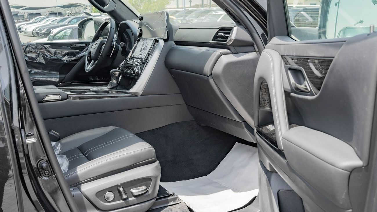 Lexus LX 600 2025 Lexus LX600 VIP 3.5L AT Petrol (Black-Black)