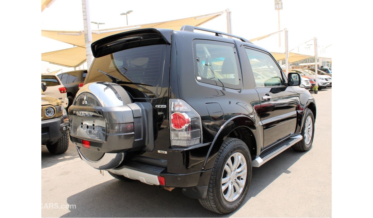 Mitsubishi Pajero COUPE - FULL OPTION - 3.8 - 2 KEYS - CAR IS IN PERFECT CONDITION INSIDE OUT