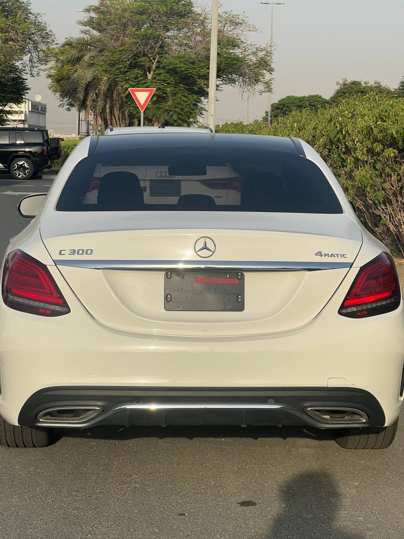 Mercedes-Benz C 300 C300 2020 – 82K km – Canadian Specs -- Good condition