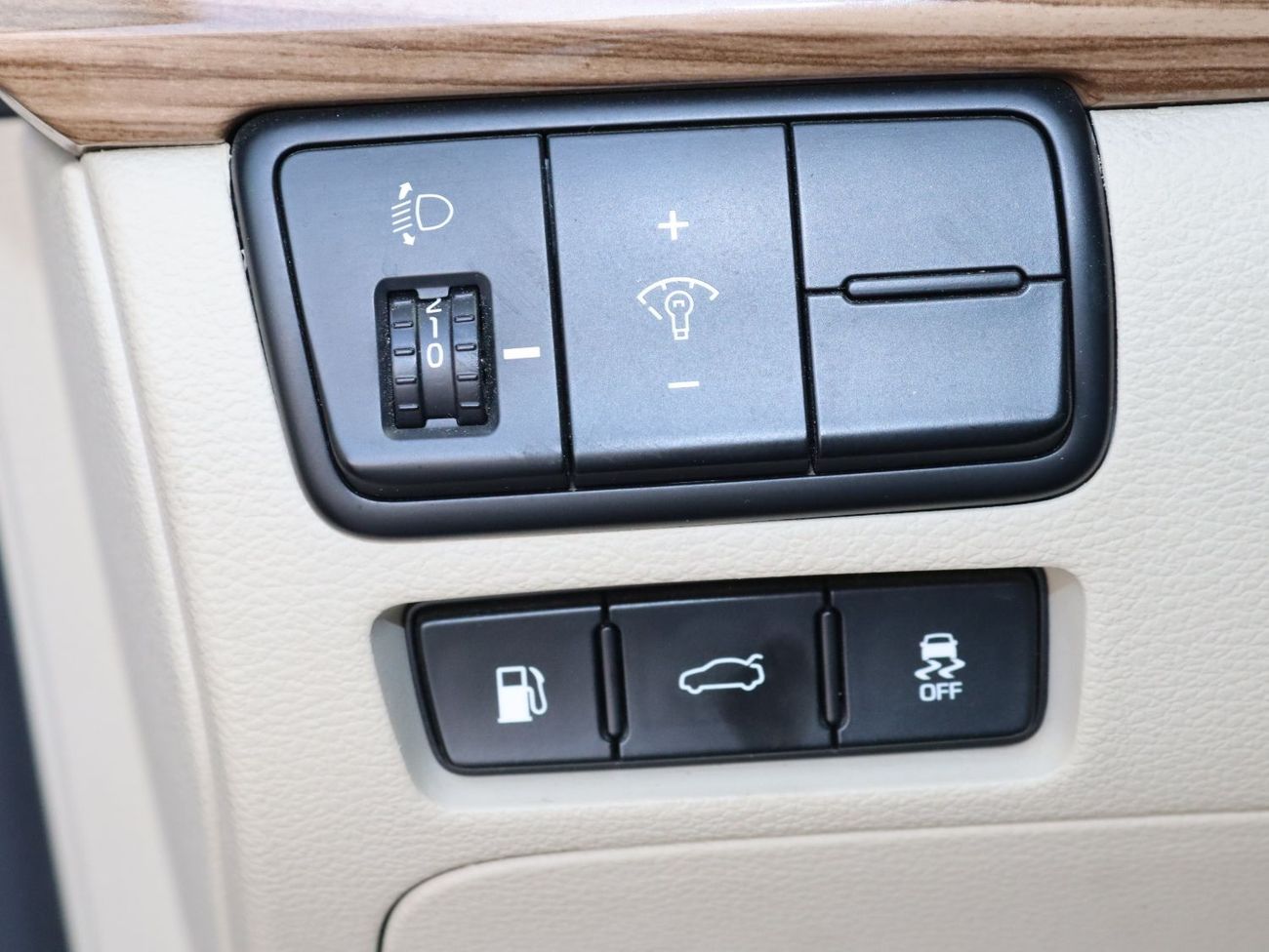 كيا كادنزا 2020 كيا كادينزا LX (YG)، سيدان ذات 4 أبواب، 3.3 لتر 6 سلندر، بنزين، أوتوماتيكية، دفع أمامي