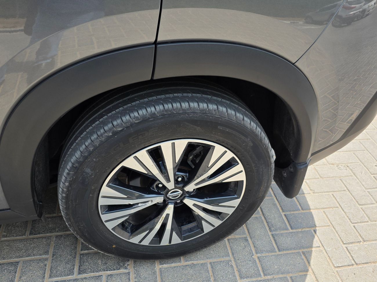 نيسان روج SV 2.5L CVT