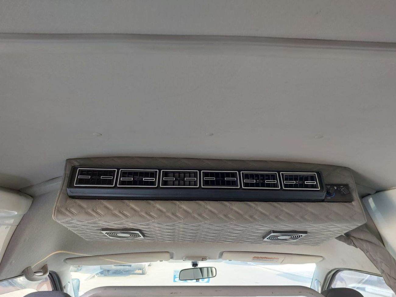 Toyota Hiace TOYOTA HIACE COMMUTER VAN RHD 2015 MODEL 2.7 L PETROL AUTOMATIC(PM54137)