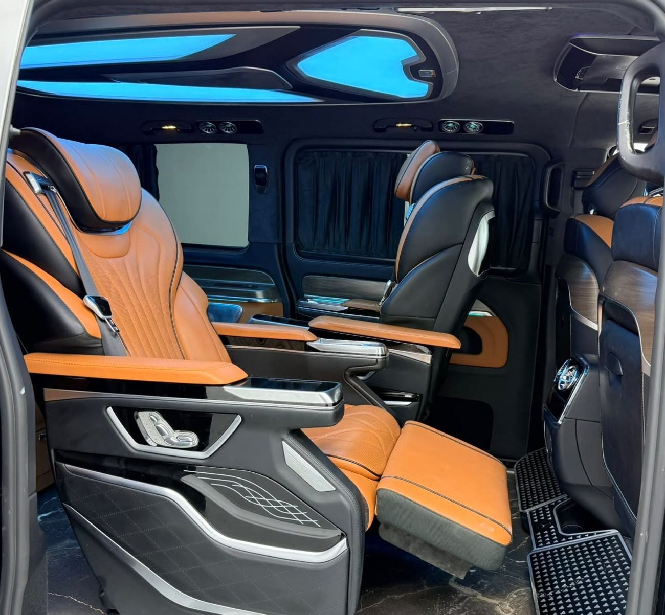 مرسيدس بنز V 250 لاكشري مرسيدس بنز فيتو مايباخ المكشوفة موديل 2024، مع ضمان، وسجل صيانة كامل، كاملة المواصفات، صينية الصنع