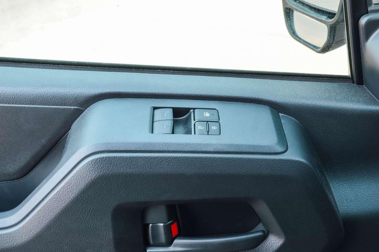 Toyota Hiace DX 3.5L FWD PETRTOL MT VAN 2026
