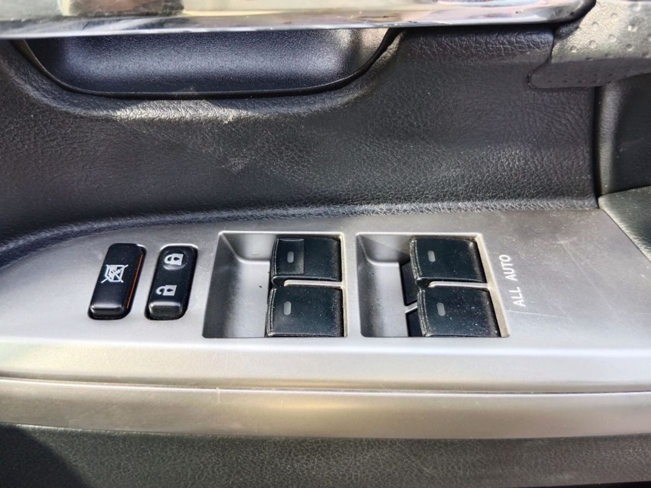 تويوتا لاند كروزر TOYOTA LAND CRUISER RIGHT HAND DRIVE (PM1450)