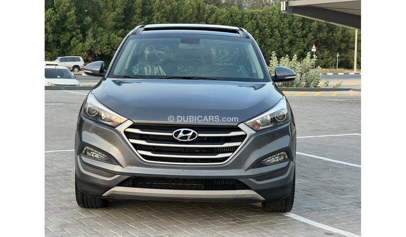 هيونداي توسون GLS هيونداي توسان موديل 2017 وارد أمريكي فول ابشن كامله بانوراما ماشيه 33000 الف ميل 1600 سي سي