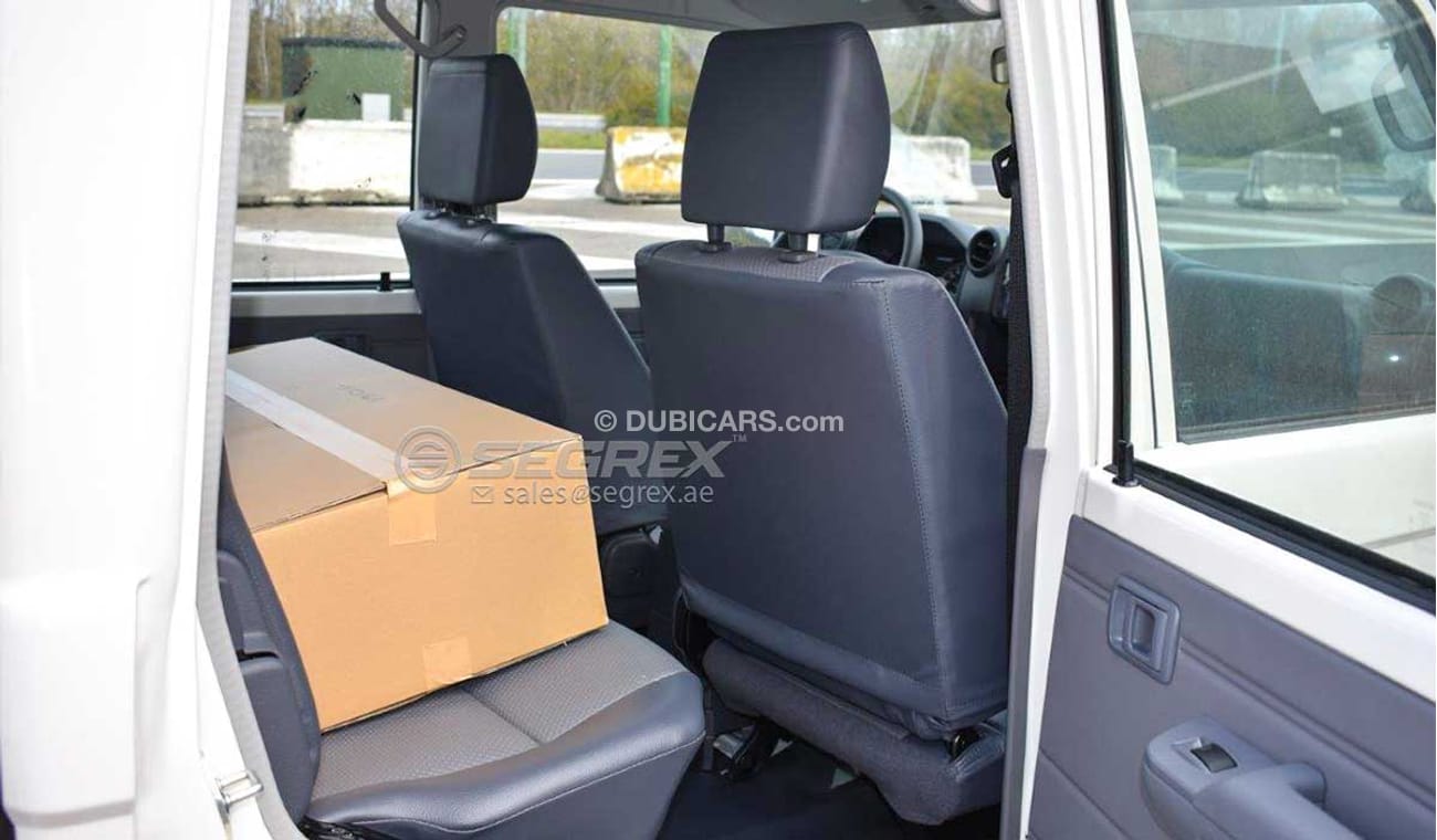 Toyota Land Cruiser Pick Up DC LC79 4.2L Diesel 5M/T FROM ANTWERP