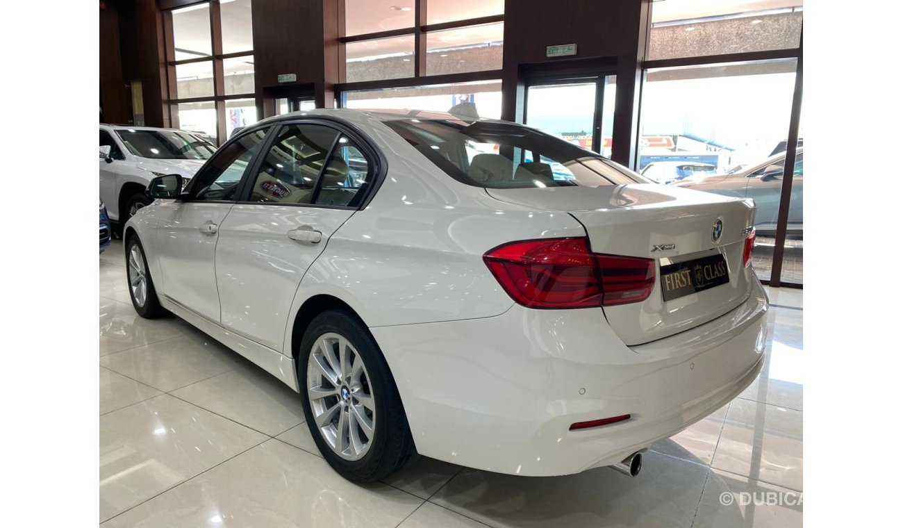 بي أم دبليو 320 i