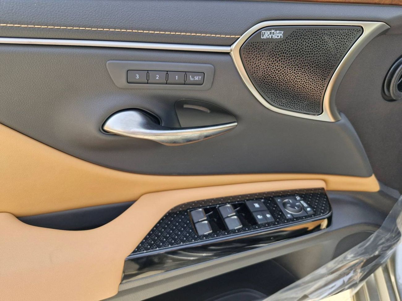 Lexus ES350 2025 LEXUS ES350 3.5L ULTRA LUXURY + RADAR GCC BRAND NEW 0KM (ONLY FOR EXPORT)