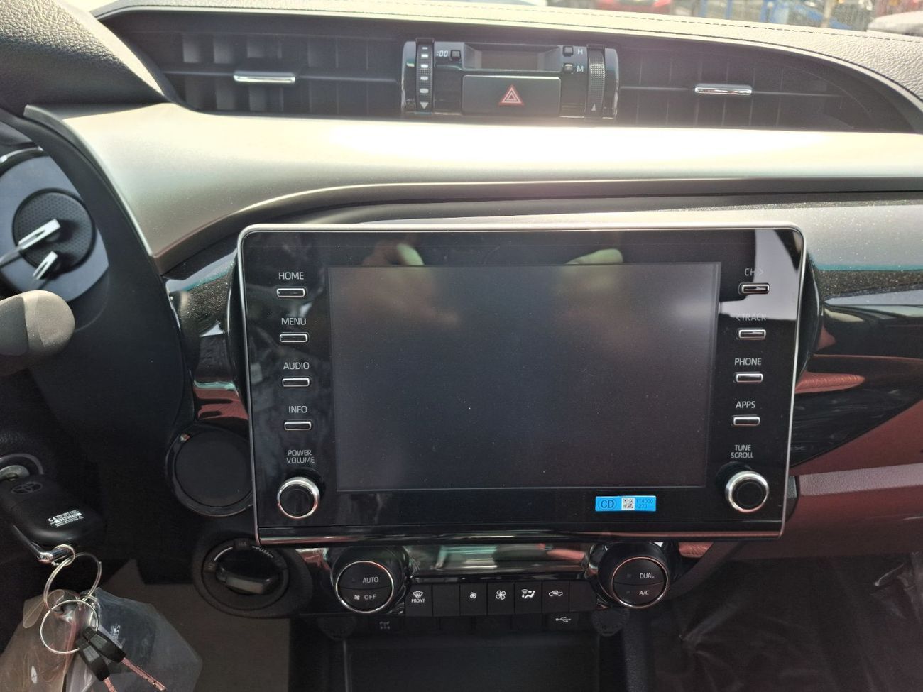 Toyota Hilux Toyota Hilux SR5 2.4L 2025 AT Full White Diesel (Export Only)