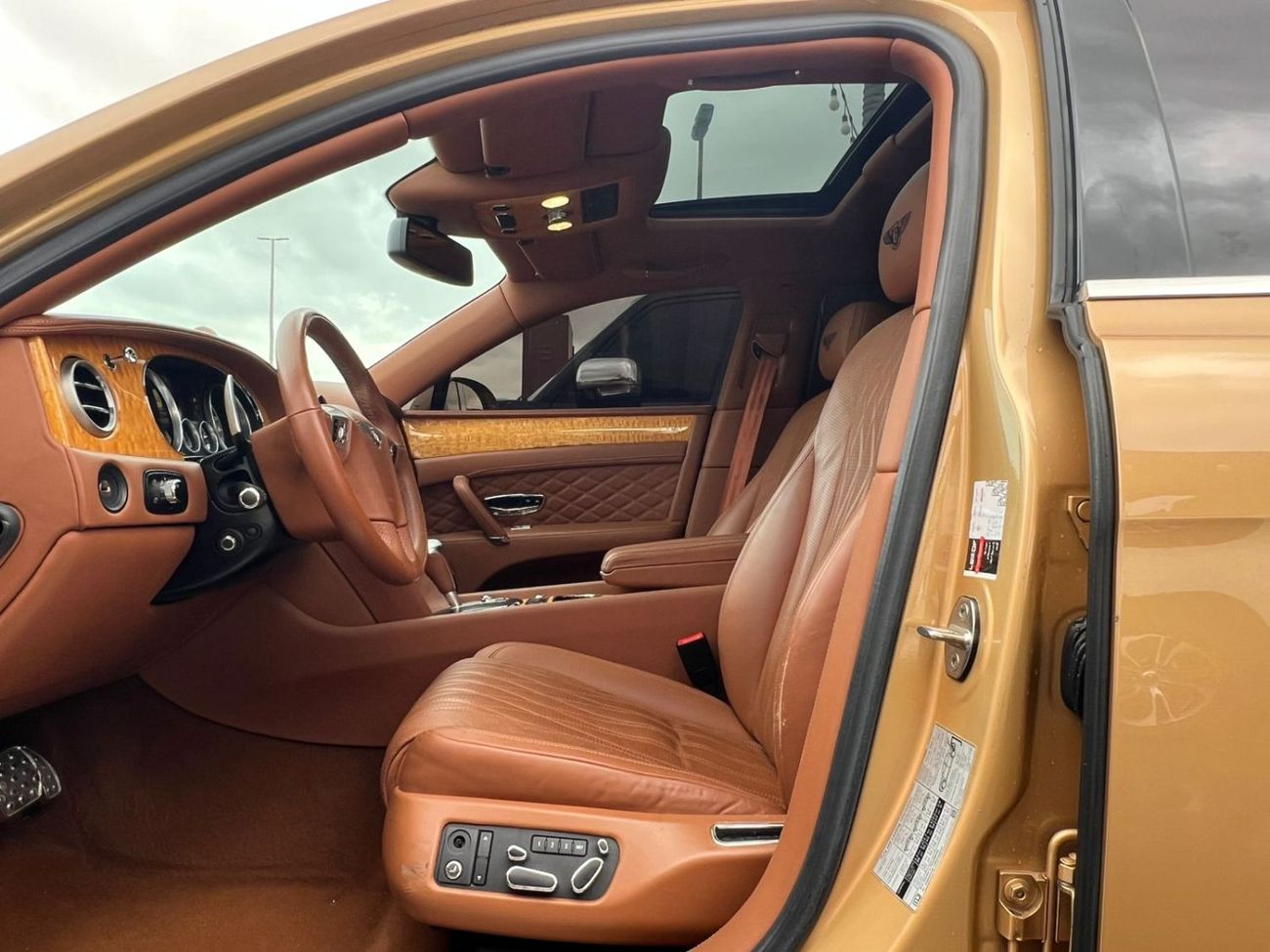 بنتلي فلاينج سبور BENTLEY FLYING SPUR TWINTURBO  2016.4.0L/V8