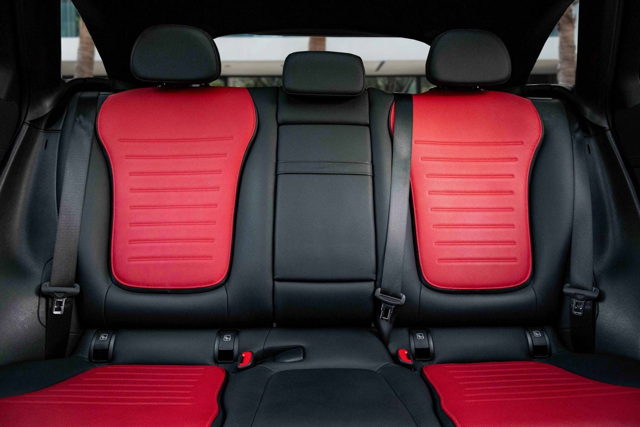 Mercedes-Benz GLC 300 2,938 P.M | 0% Downpayment | GLC 300 AMG | FULL SERVICE HISTORY!