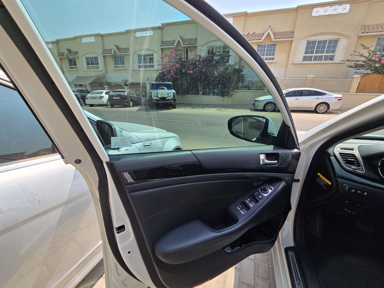 Kia Cadenza Premium, Full Options with a Panoramic Sunroof