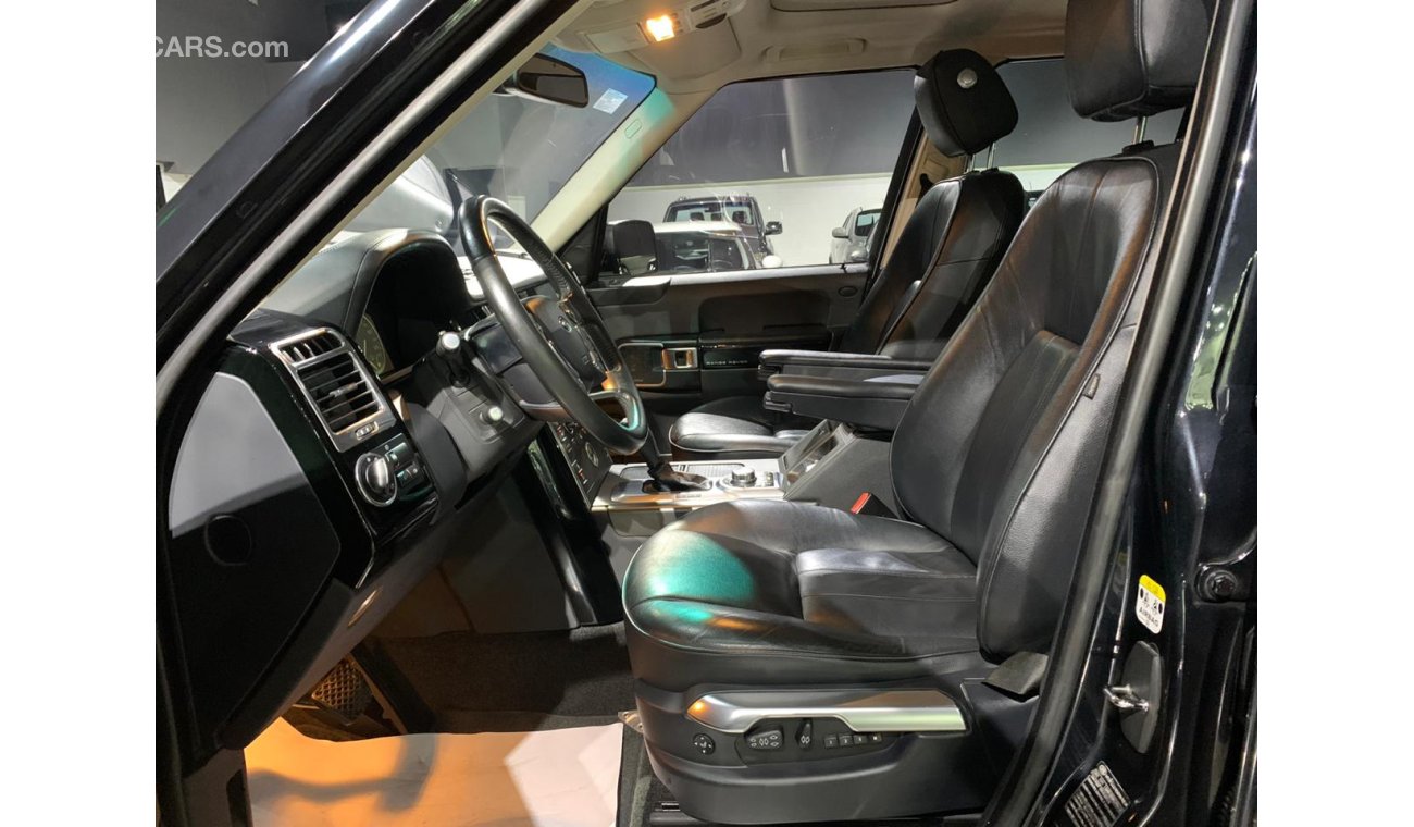 Land Rover Range Rover 2012 Range Rover Vogue HSE, Full Service History, GCC