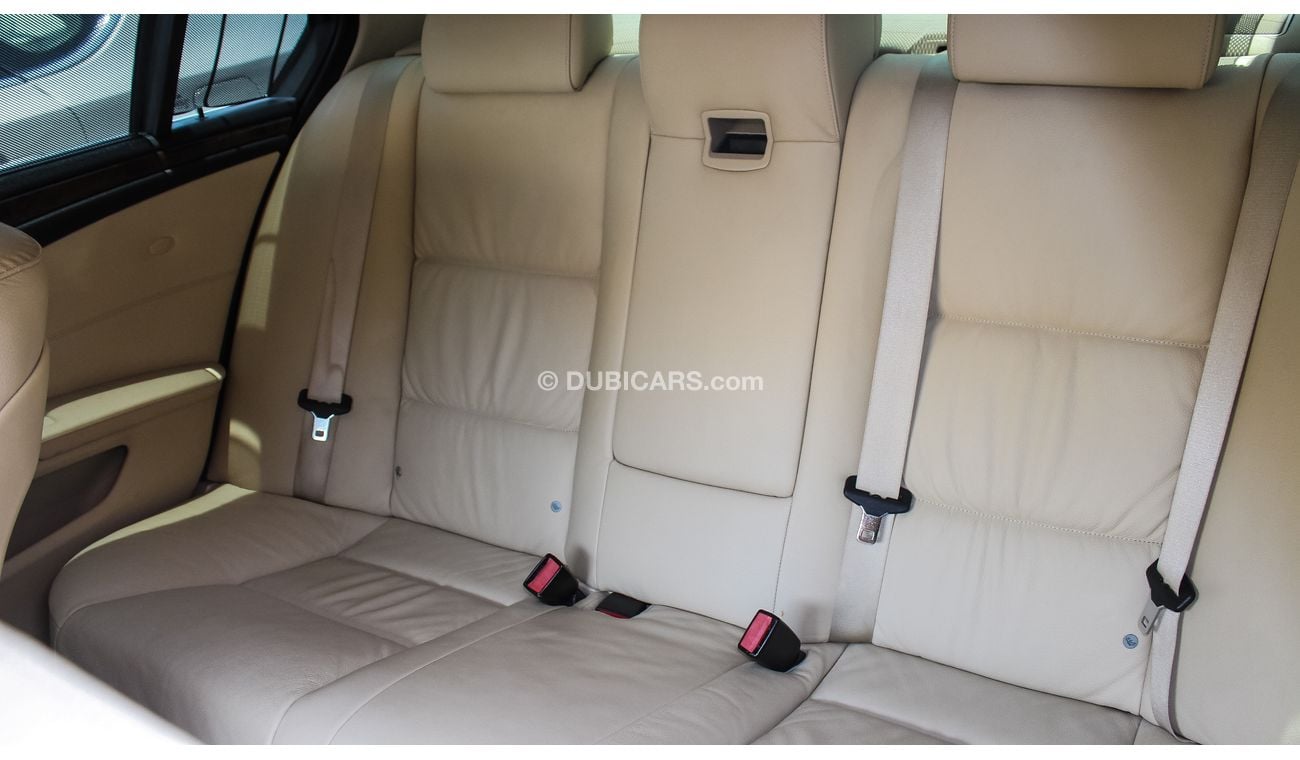 BMW 530i 2009 model Gulf specs Full options  sunroof DVD leather interiors