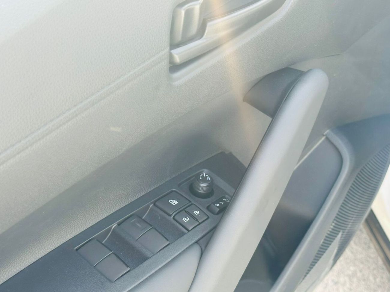 Toyota Frontlander 2.0 HYBRID - NEW FACE 2025 MID OPTION - MODEL 2025