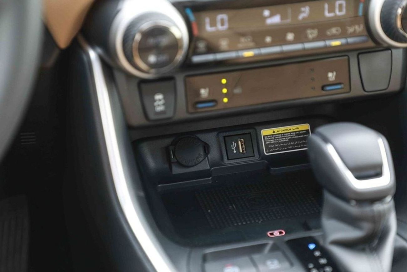 تويوتا راف ٤ 2025 TOYOTA RAV4 2.5 HIGH Hybrid - SILVER inside BEIGE | Export Only