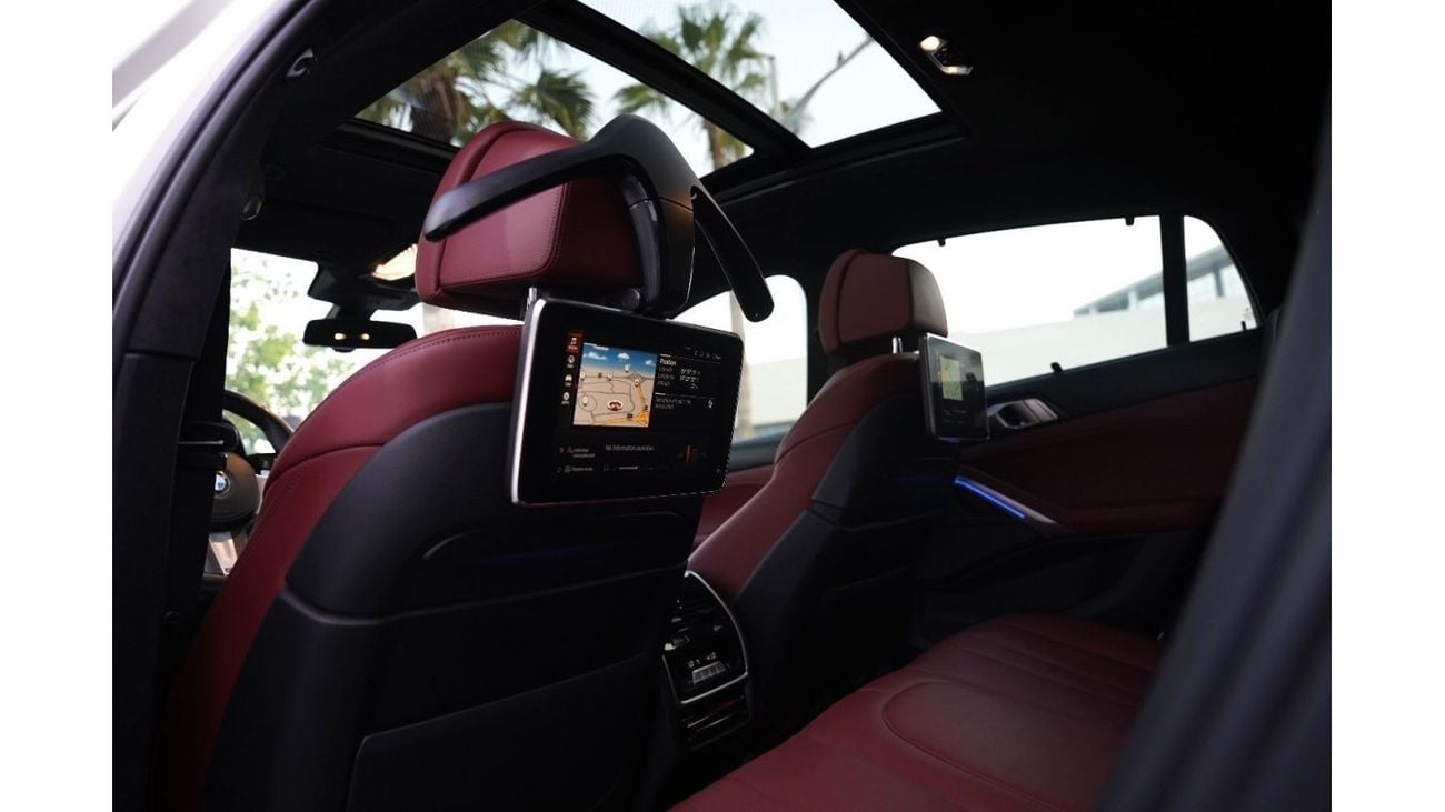 BMW X6M 2022 BMW X6 X-Drive 50i 4.4L GCC V8 M-Kit Carbon Fiber