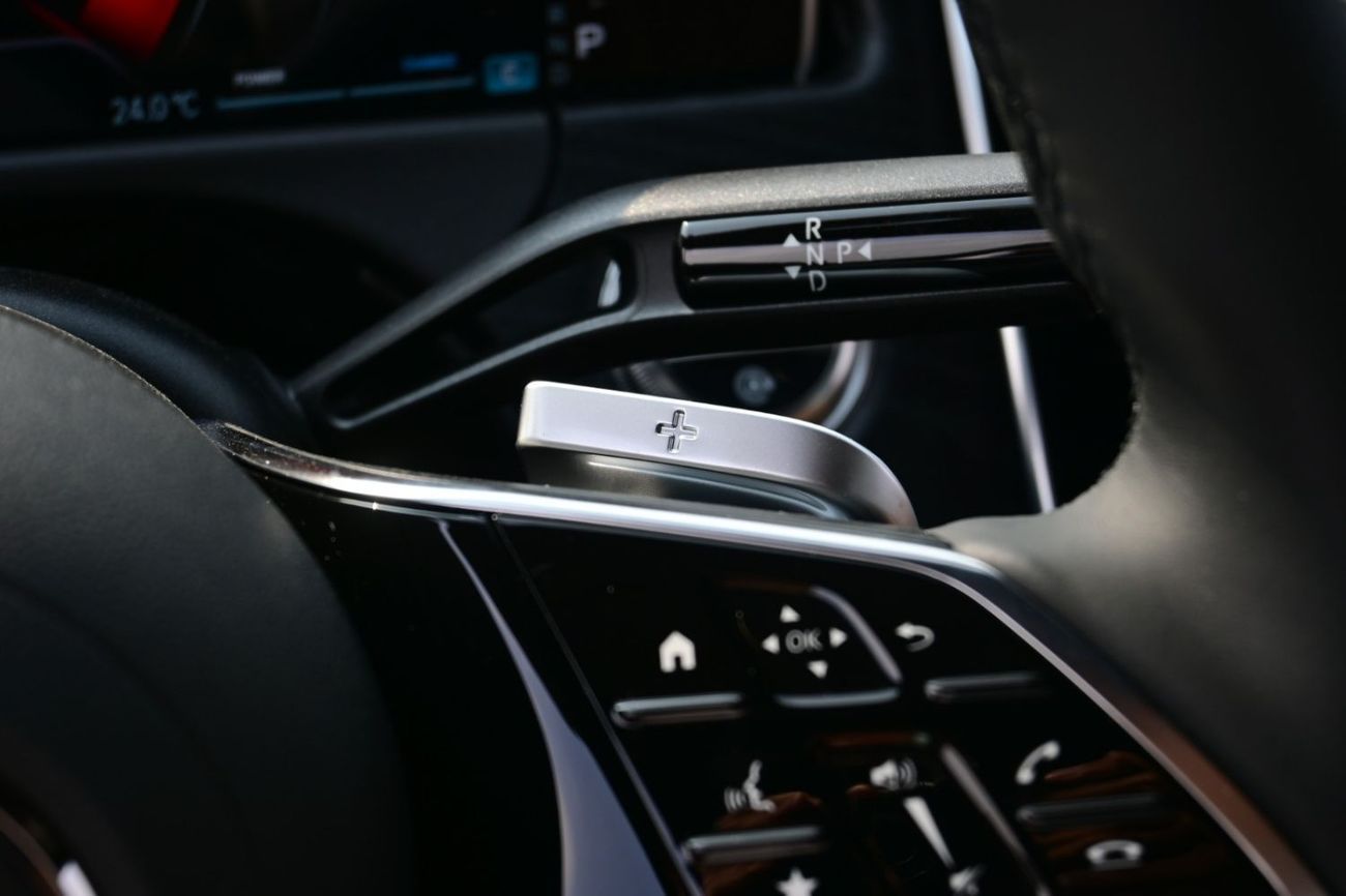 Mercedes-Benz E200 Mercedes-Benz E200 2.0L Turbo + Mild Hybrid Color Black Model2026