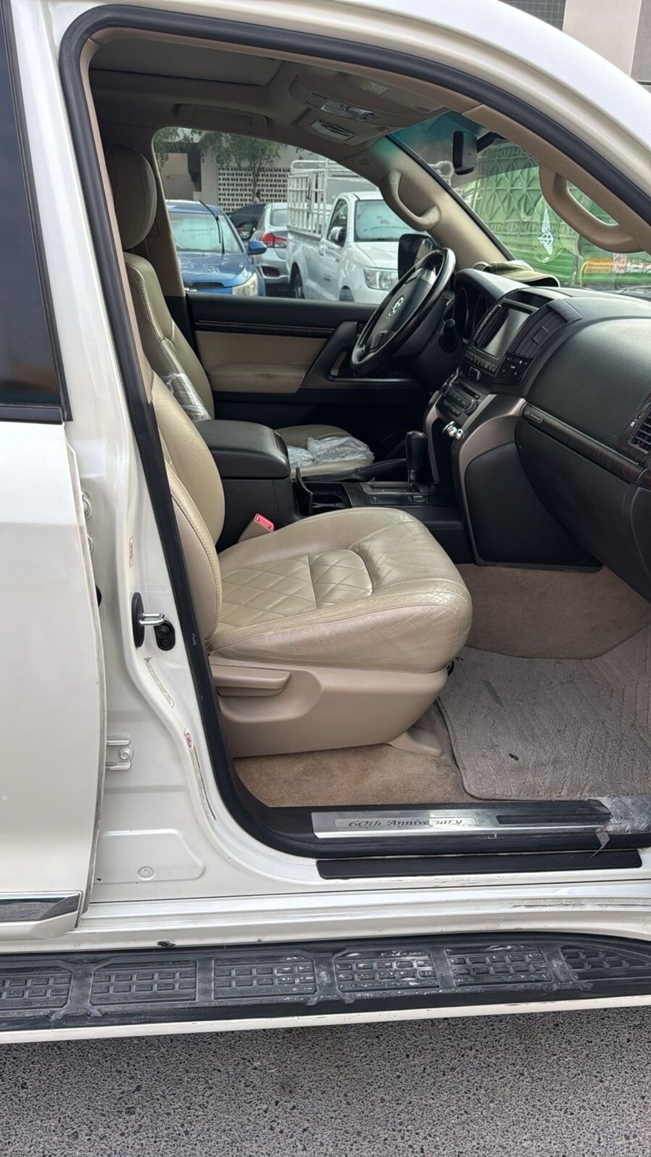 تويوتا لاند كروزر VXR