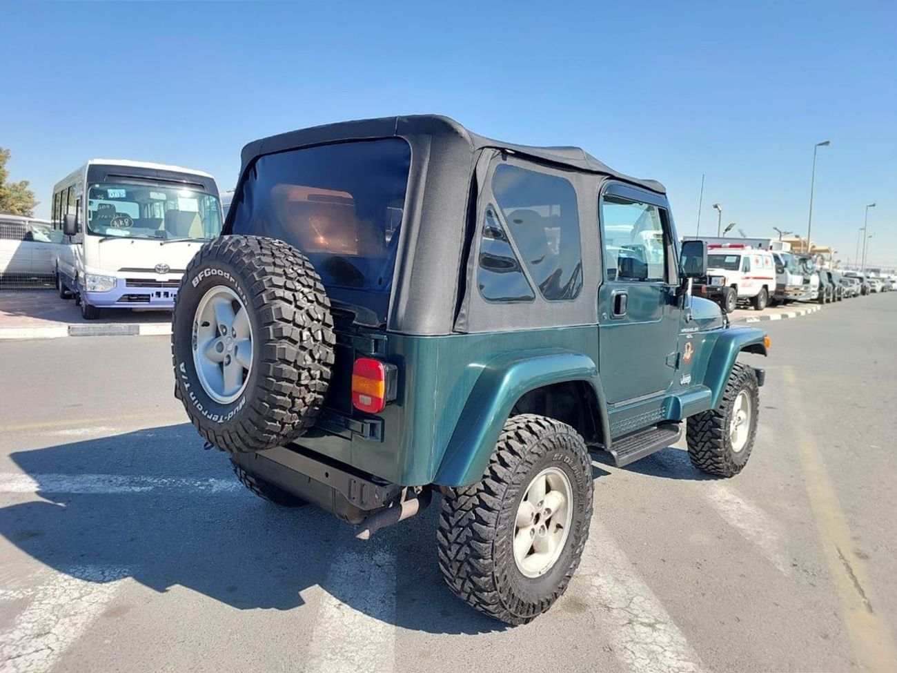 جيب رانجلر JEEP WRANGLER SUV RHD 2000 MODEL 4.0 L PETROL AUTOMATIC(PM75748)
