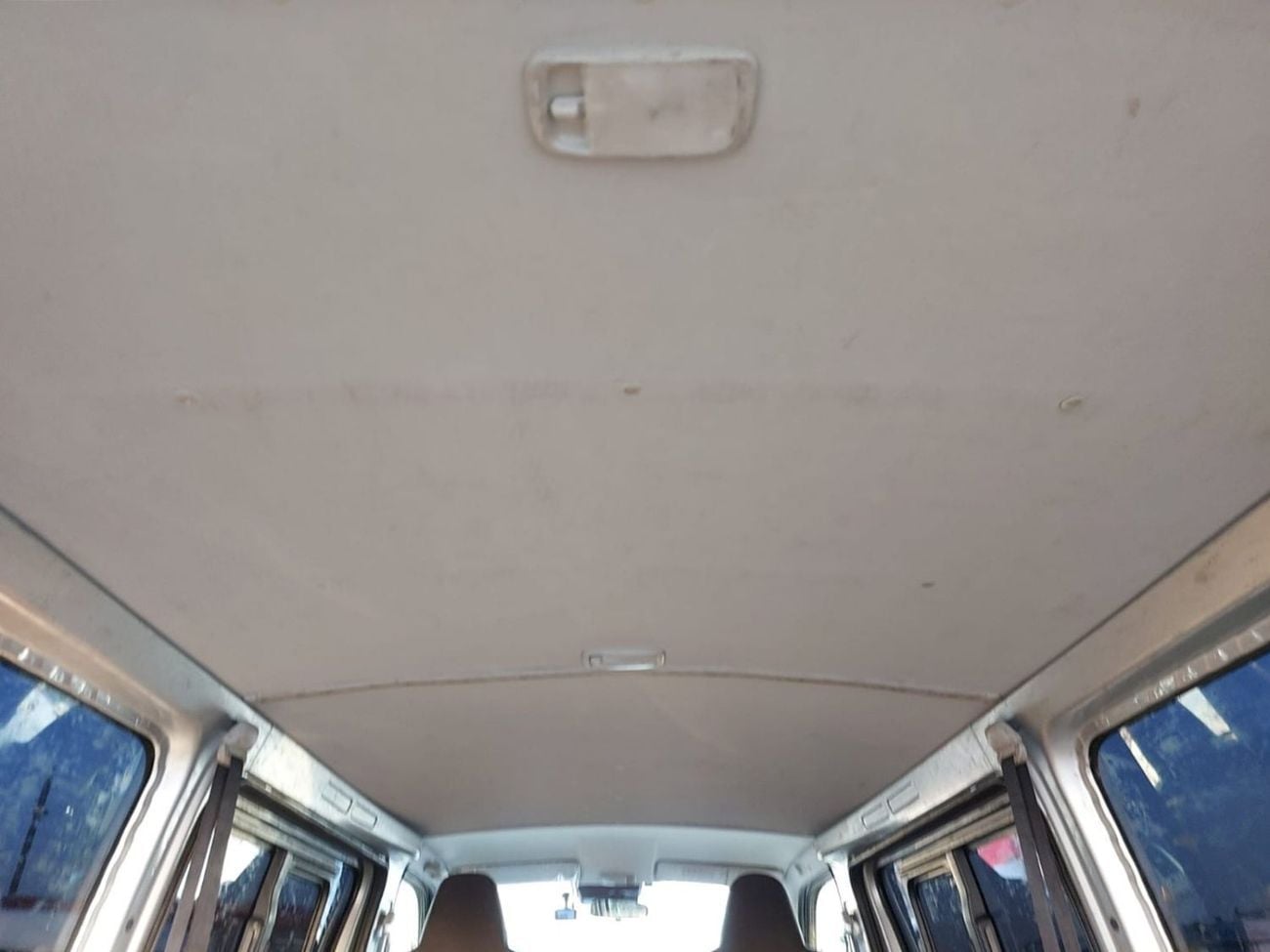 تويوتا هاياس DLS - STD ROOF TOYOTA HIACE VAN RHD 2019 MODEL 2.8 L DIESEL AUTOMATIC(PM22503)