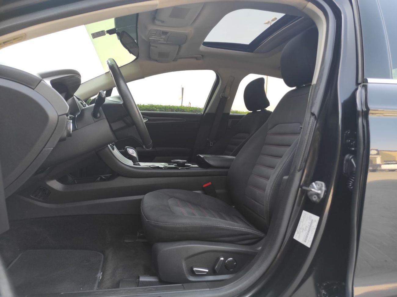 فورد فيوجن SE 2.0L Ford Fusion 2015 gcc V4 full opstions