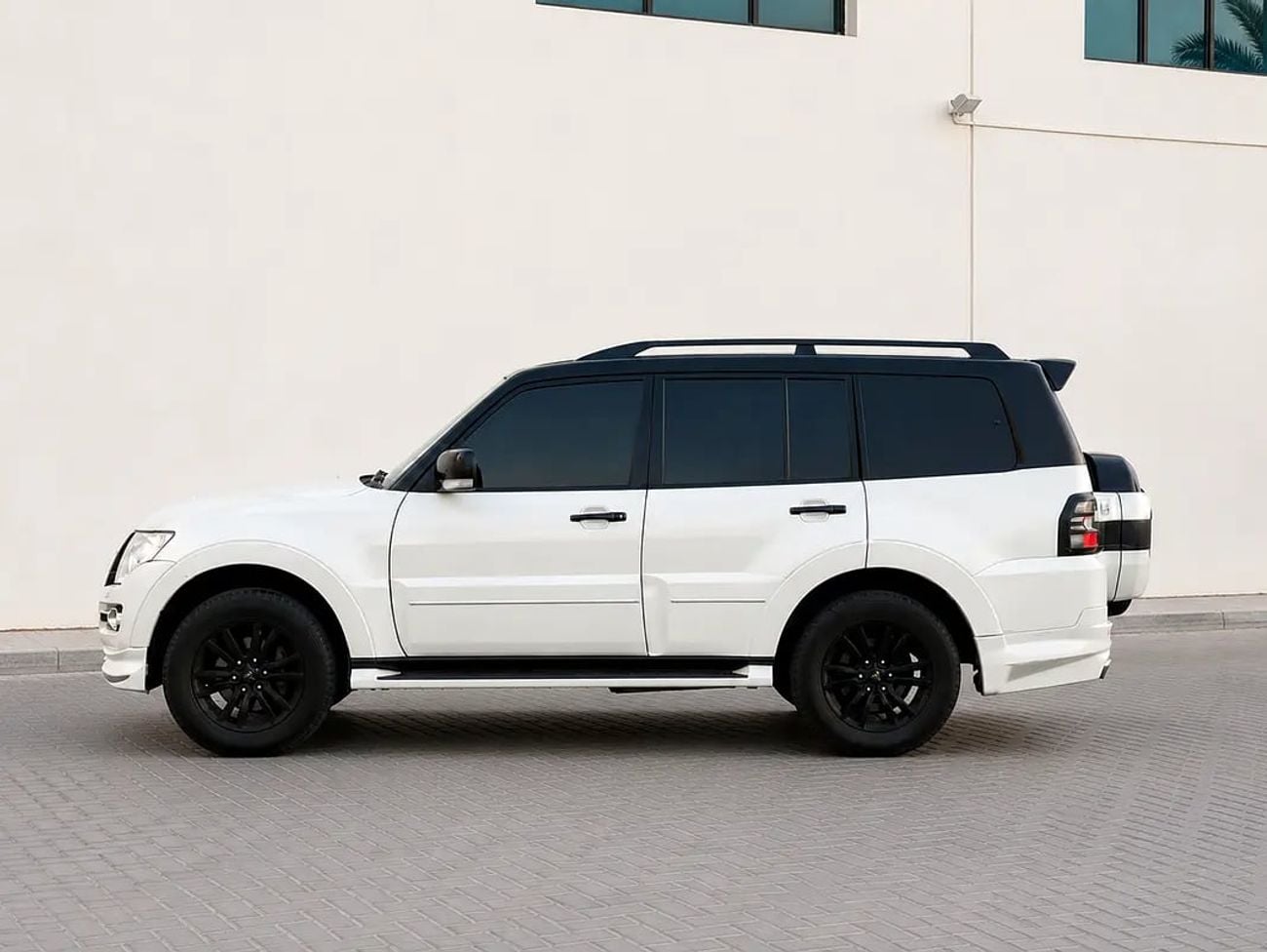 Mitsubishi Pajero GLS Top Line GCC Specs