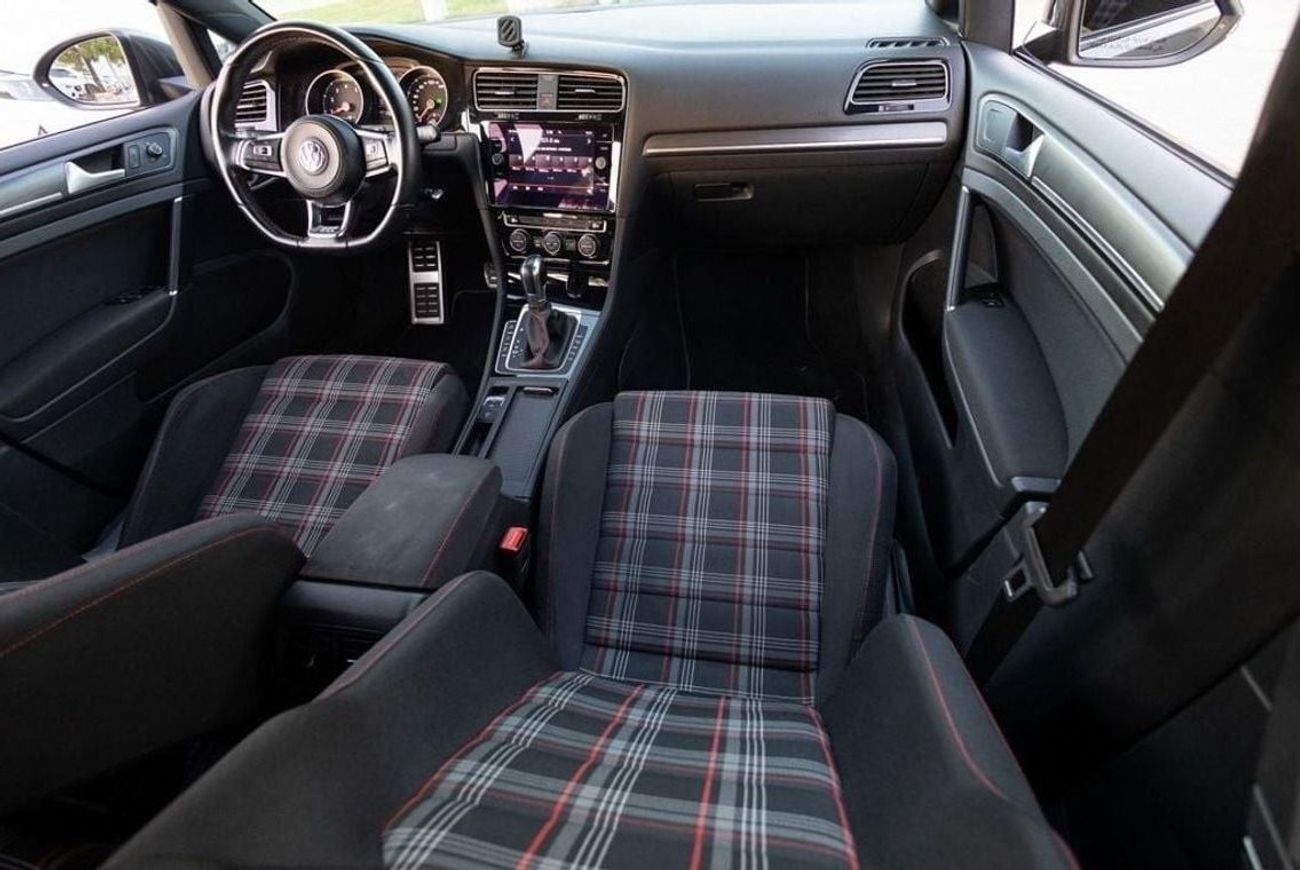 فولكس واجن جولف GTI Fabric + 2.0L Volkswagen Golf GTI 2019 GCC under Warranty with Flexible Down-Payment.