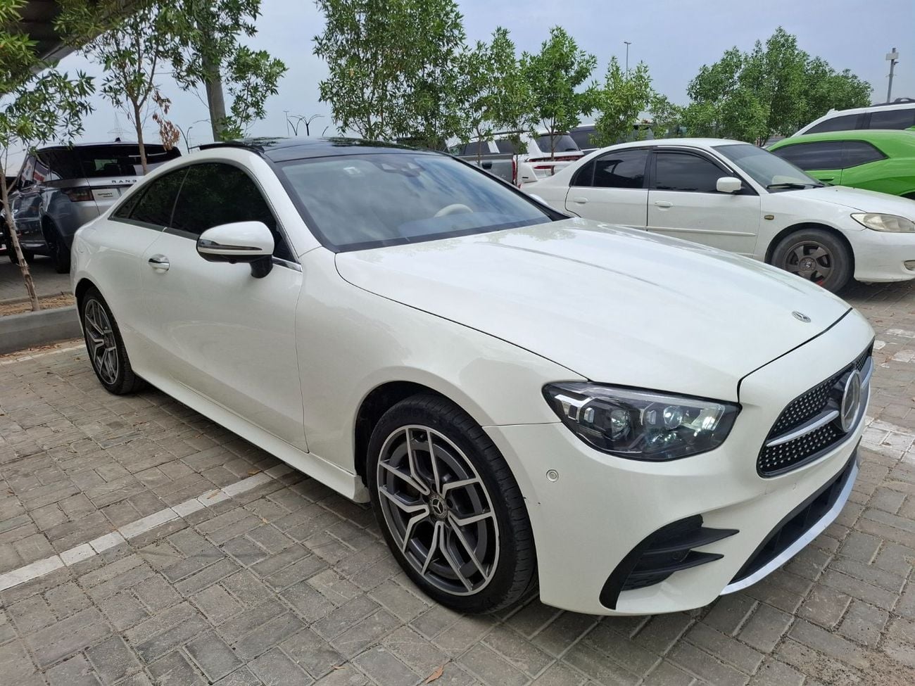 Mercedes-Benz E300 Coupe Mercedes-Benz E300d 2023 full option