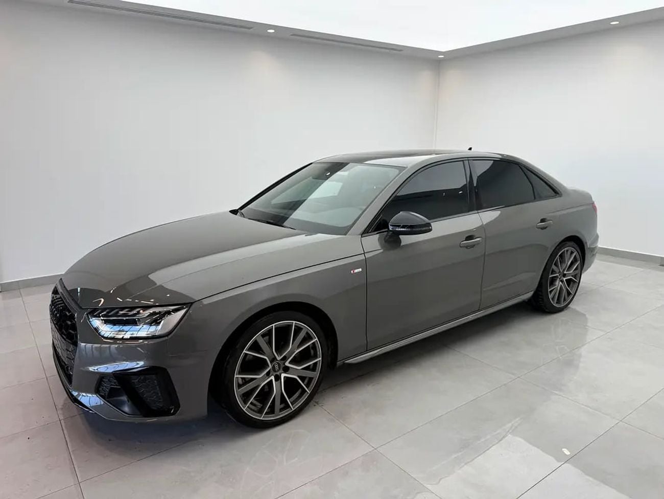 أودي A4 35 TFSI PROGRESS BLACK