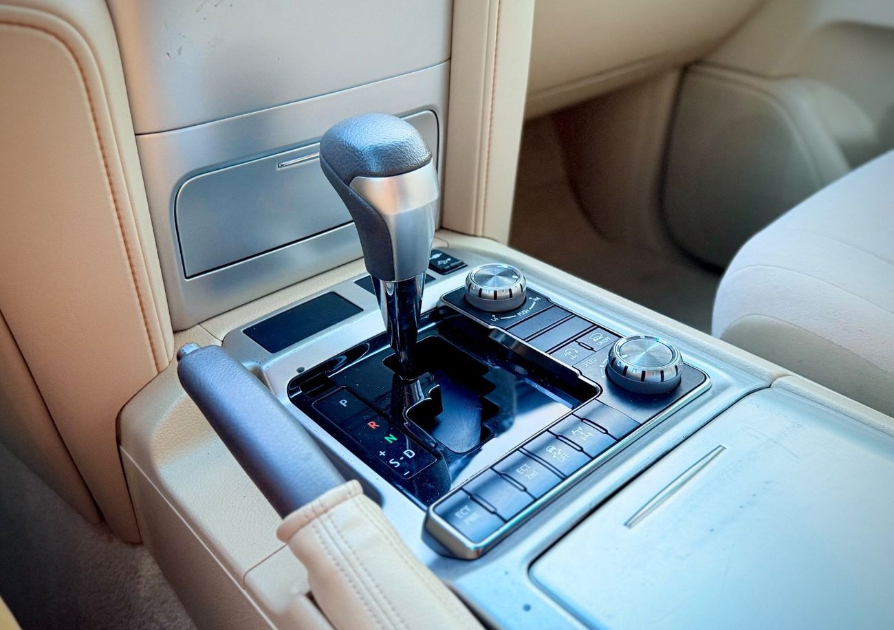 تويوتا لاند كروزر 2020 Model LHD DIESEL ENGINE FULL OPTION