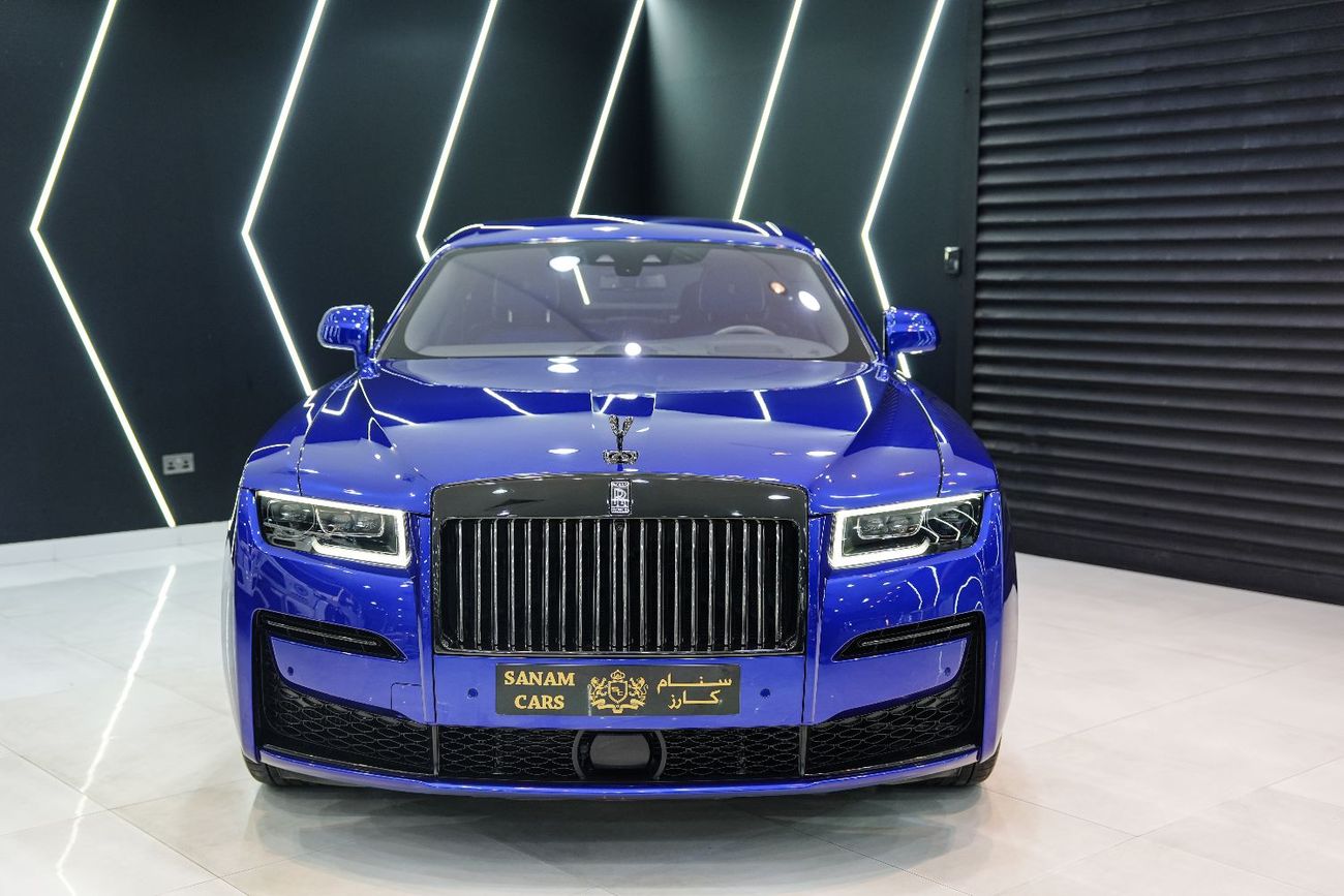 رولز رويس جوست Black Badge, Two-Tone Interior, Rear Entertainment, Dealer Warranty + Service