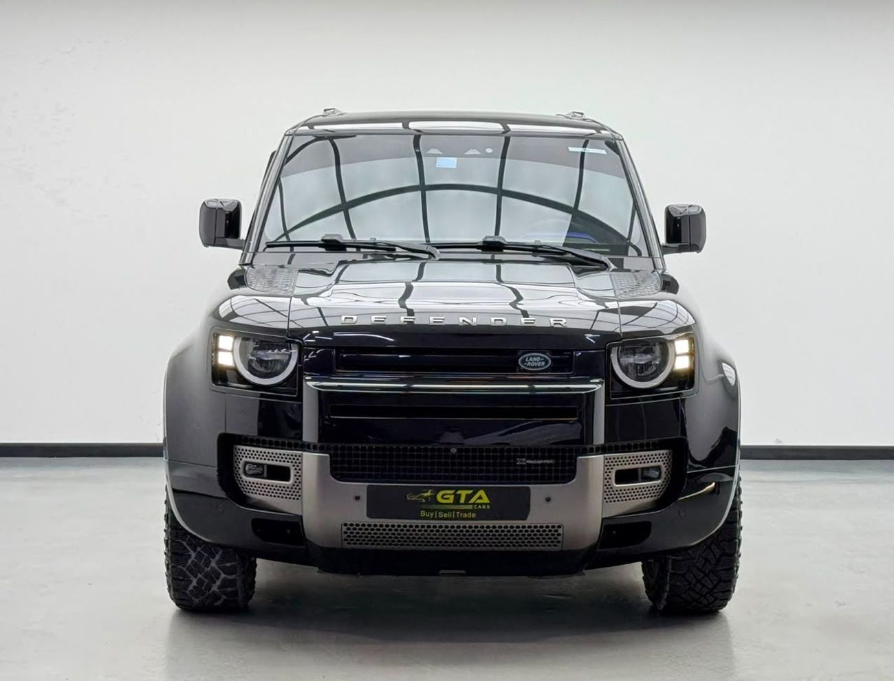 Land Rover Defender 90 2023 Land Rover Defender 90 S P300, Land Rover Warranty+Full Land Rover Service History, GCC Specs