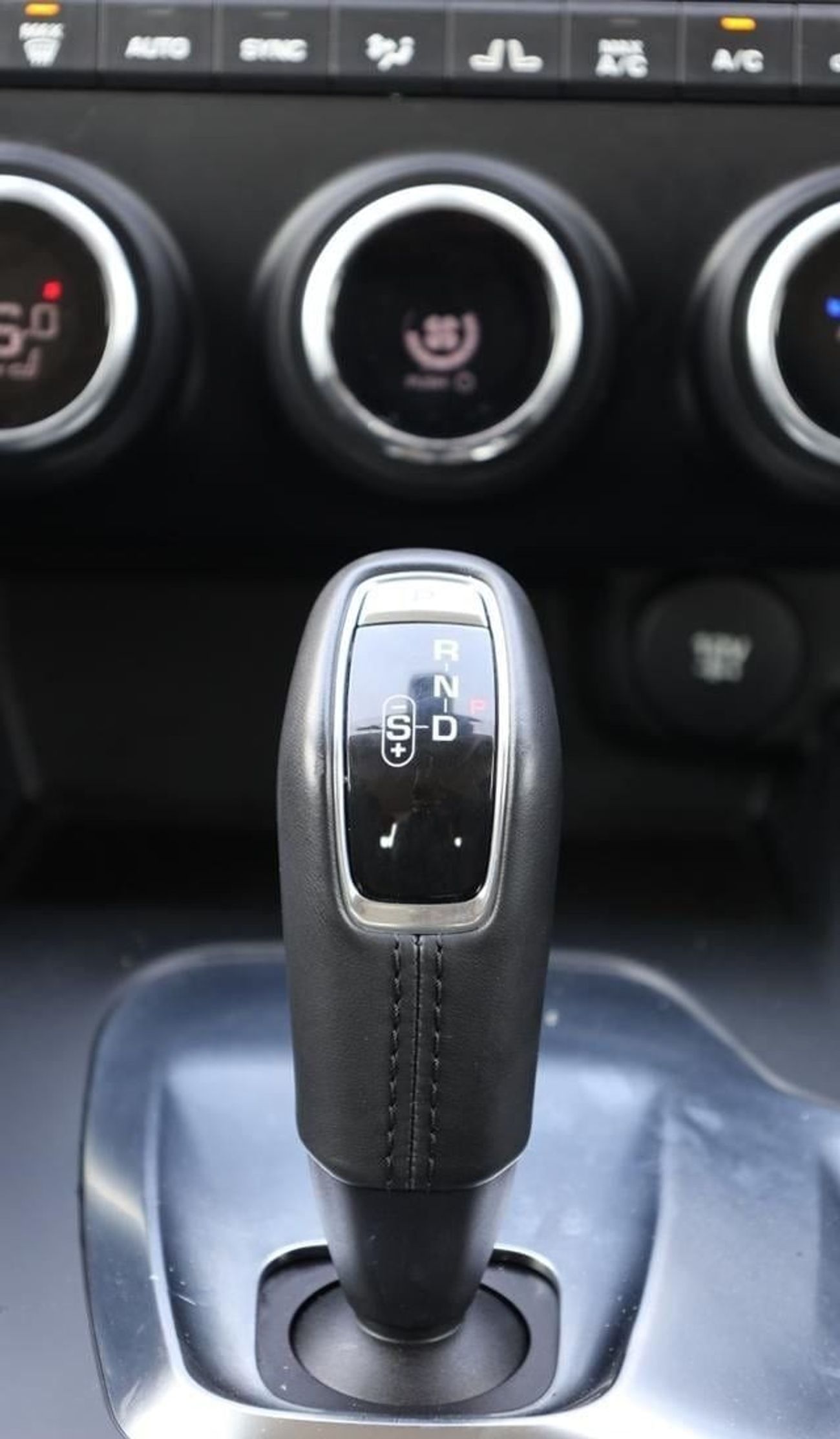 جاكوار E Pace 2020 JAGUAR E-PACE D 180