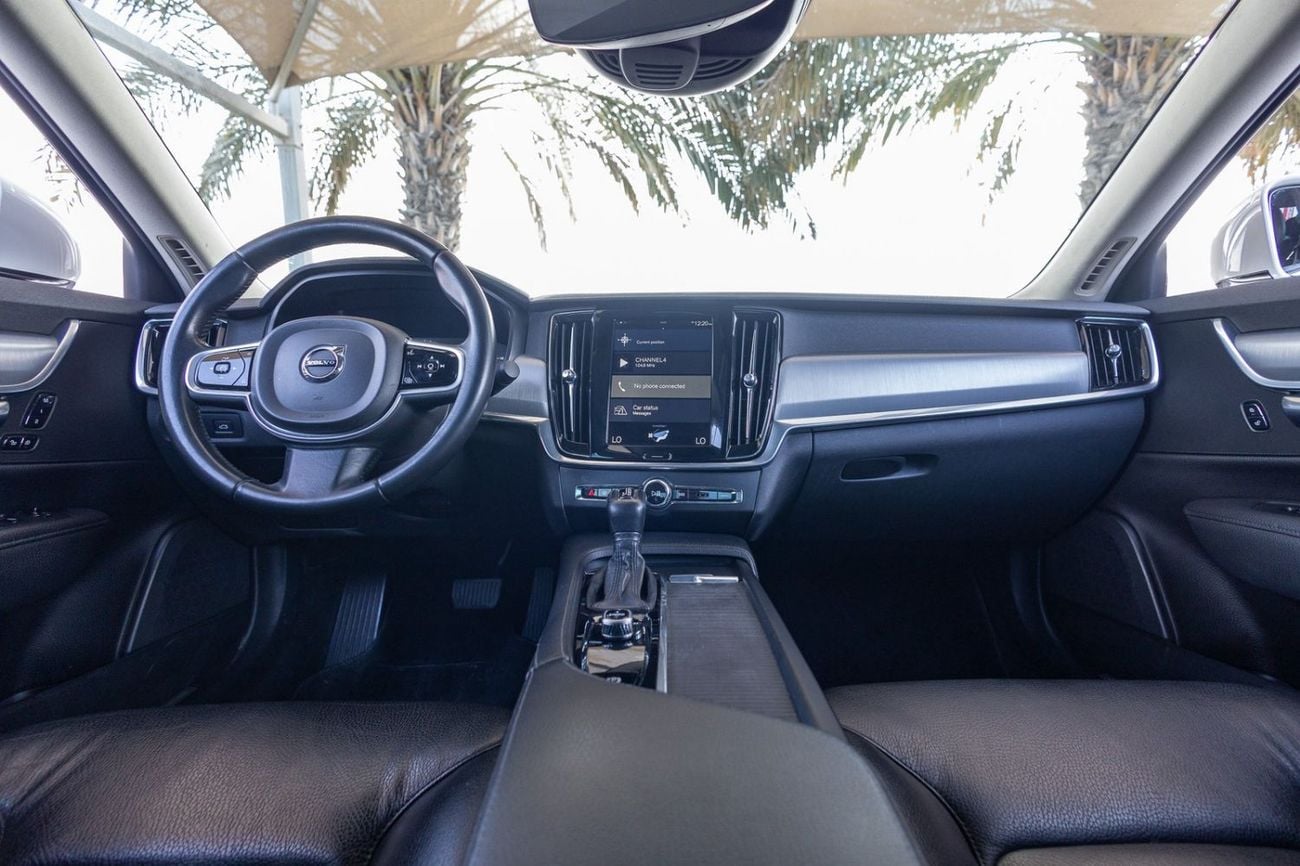 Volvo S90 Volvo S90 2017 GCC specs for 826.00 AED monthly