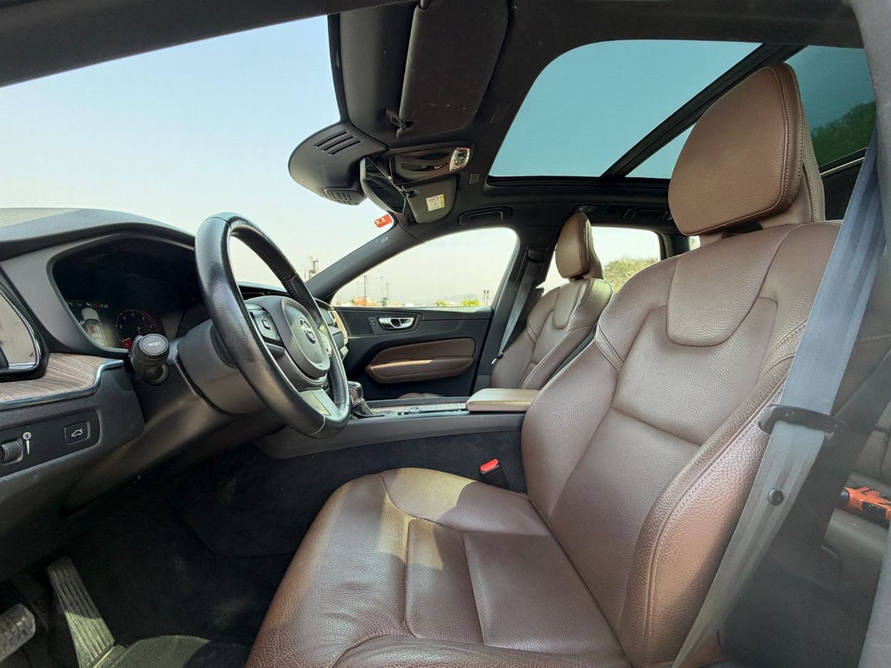 فولفو XC 60 T5 R Design 2.0L